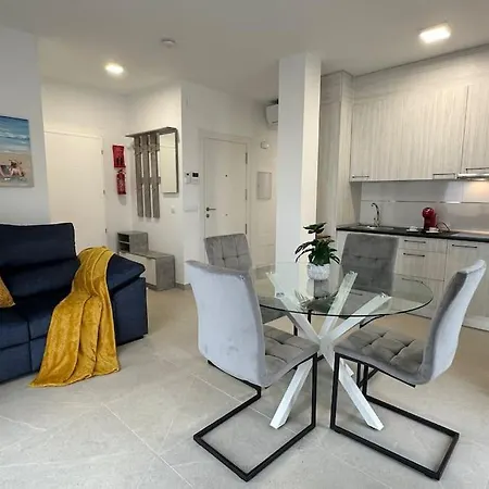 Penthouse El Carmelo 50 Meters From Beach, Huge Terrace Apartmán *